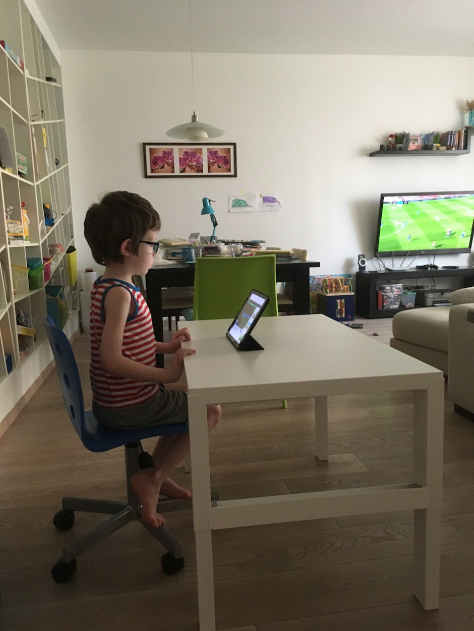 AE4FC805-30E4-4146-8744-DA333BCA2EE5