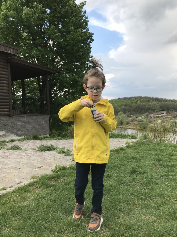 7DE2340C-FFF5-4676-BF05-9DE81CC8D30E