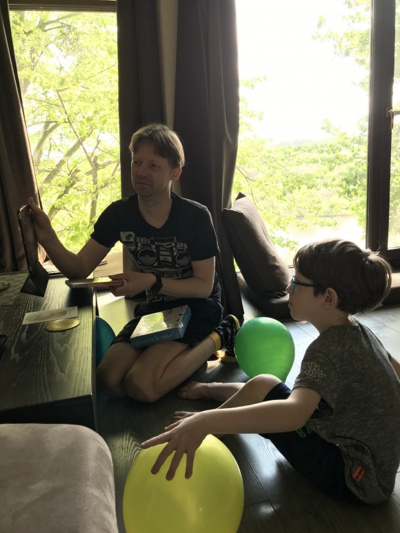 FCCEEFF5-46CF-47E2-801C-ADCBBC22E6BD