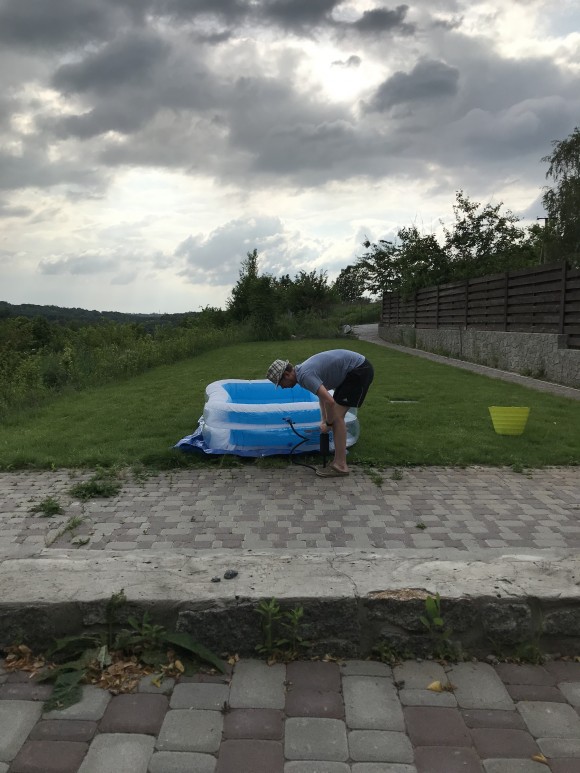 21CD3C12-18DD-43F9-94AF-BFDFE7AC98E6