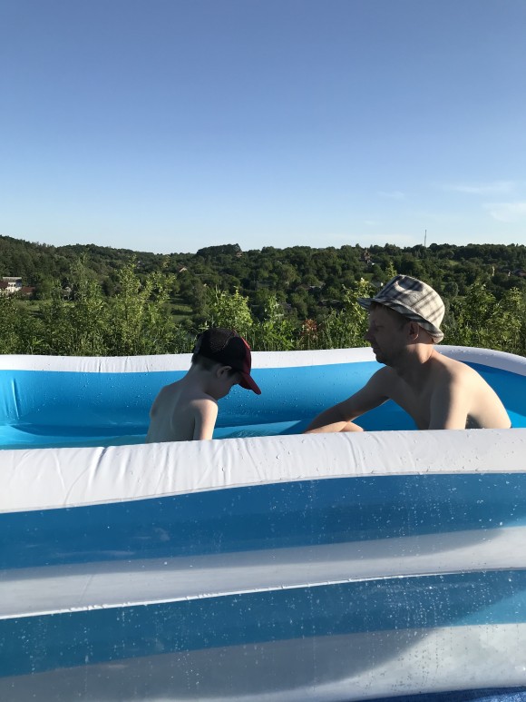 E76F437A-F48B-4B40-BB8C-DFFC06B44B86