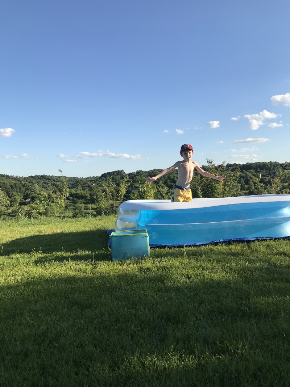 65E64D0C-2029-4B04-B0B9-1E328B2439FA