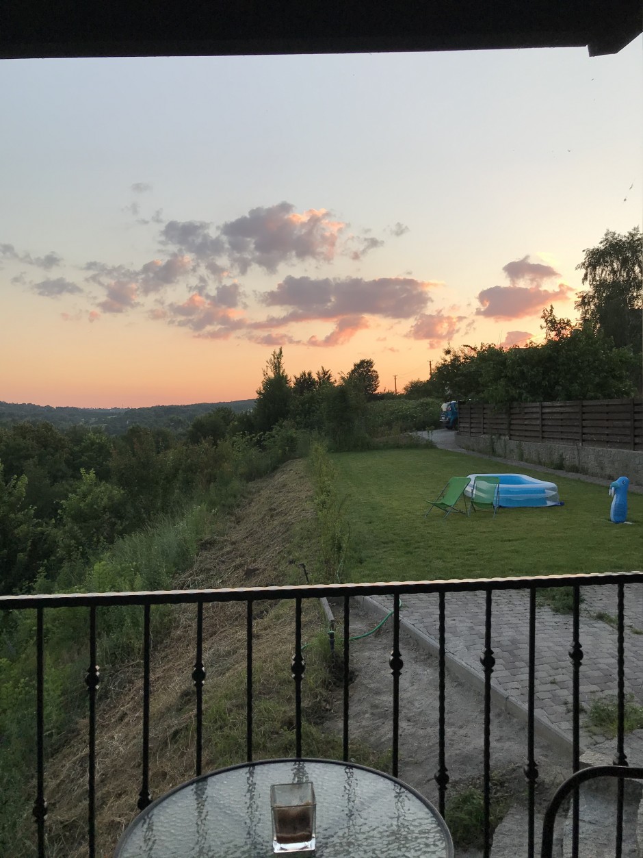 94B9AA79-CD5F-4517-8BE7-6F0E1D371121