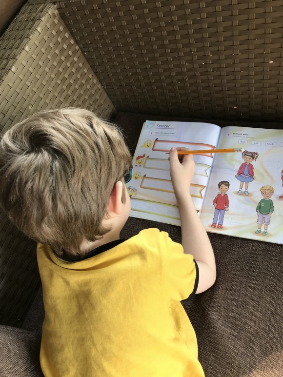 4407EEA7-0B5C-4353-86D8-730EEA2D31CE