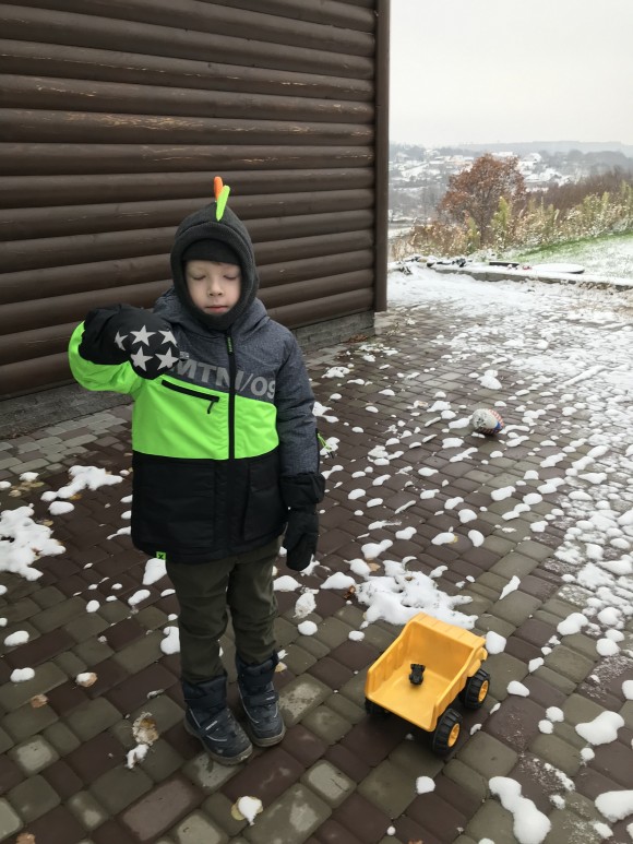 D174BFC5-E9D1-479F-B762-0A3939F28610