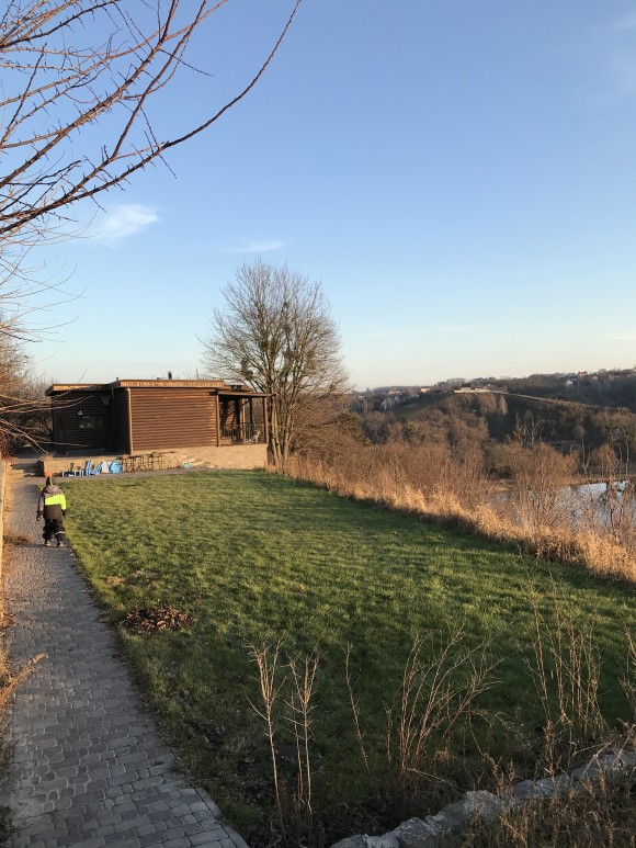 ECF6D17E-374E-4706-8318-009F0C919C9C