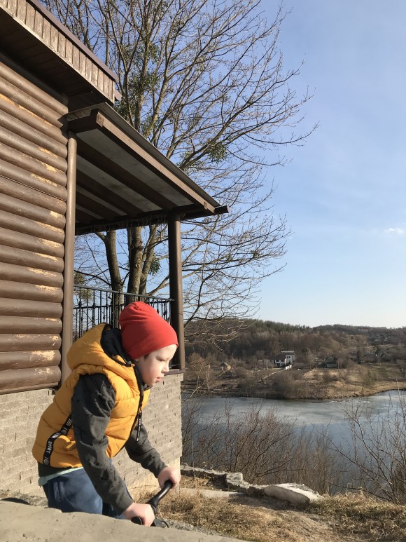 10519599-CF27-473E-92C4-7C6FA5965B51