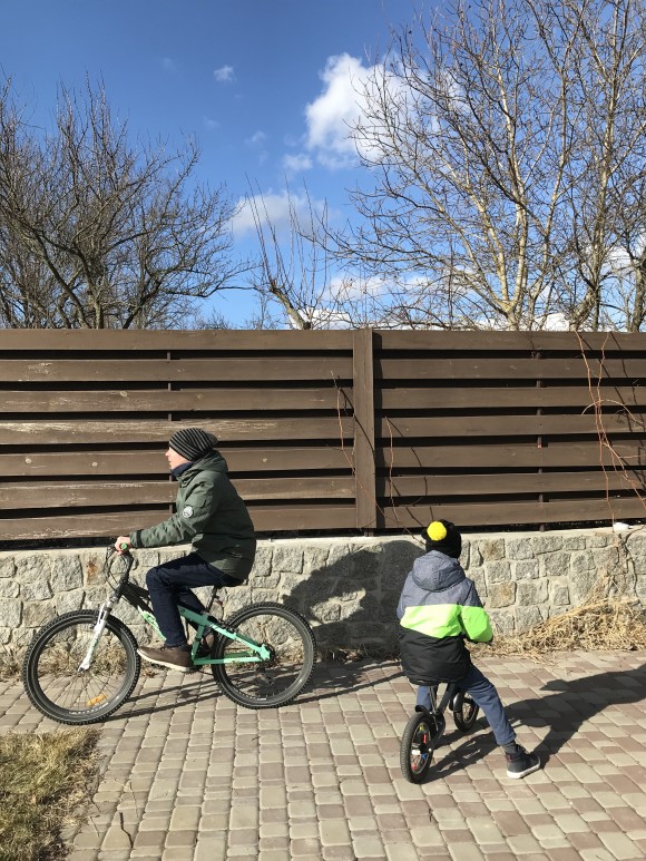 7B175577-4145-4E4D-81D2-61320F115E45