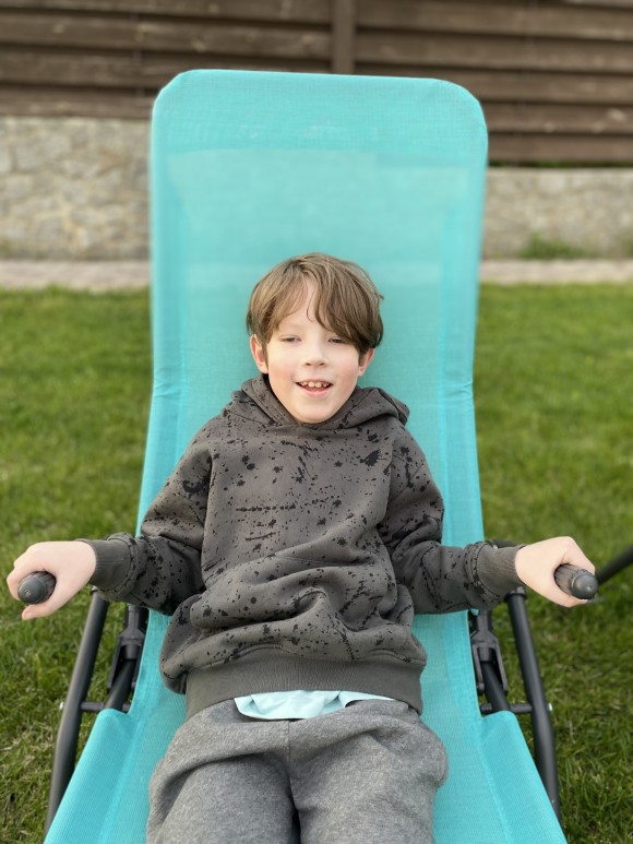 72A30235-2144-467F-B5FD-E644284B3203