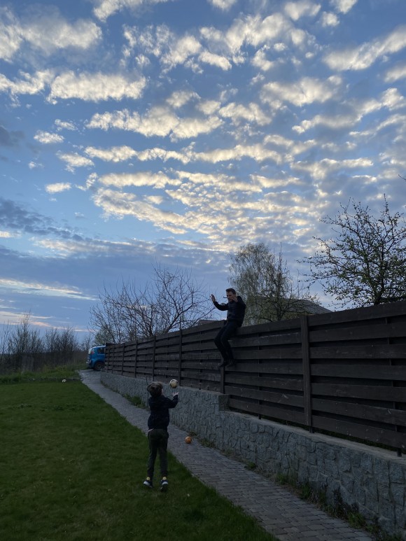 B696432E-5713-4355-8384-2A50F1407737