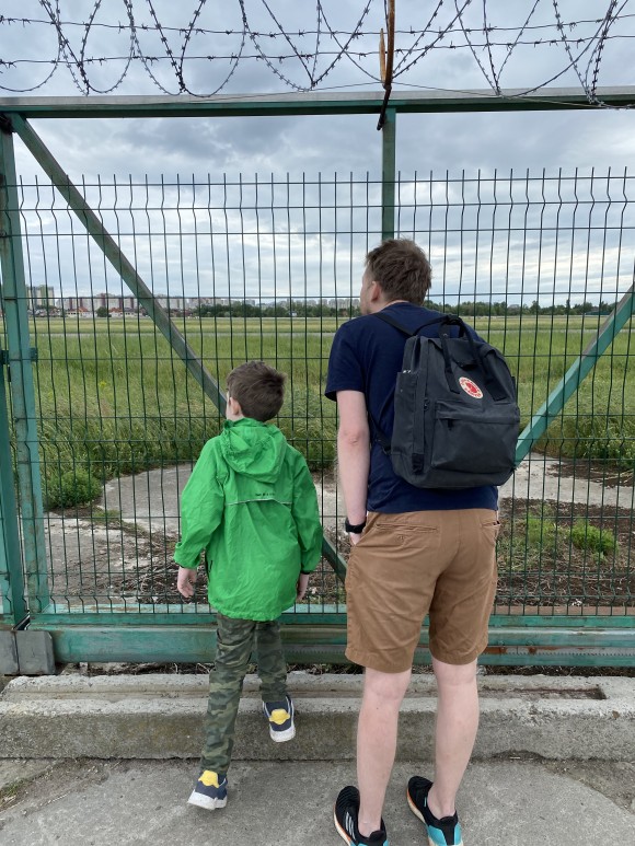 596AC098-709D-4CF9-8629-CC63FE5BD0FE