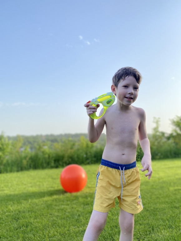 AFB53FC7-7156-4E2D-ABE2-91FE01B9E261