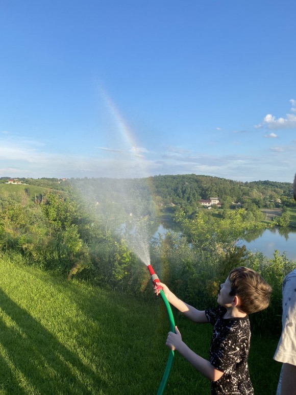 E9A51143-41BD-4894-975D-D63237D3A6B7