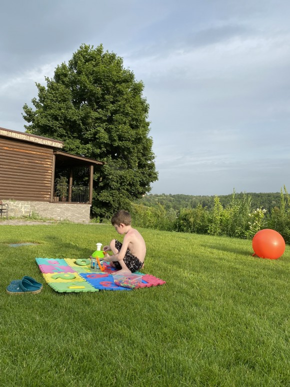 FCCB0DD6-A196-429A-92C1-FC84EFA18EC0