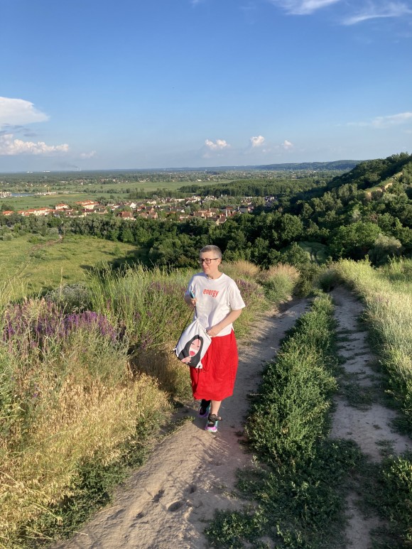 FFB32F5D-EB55-49E8-B842-0DB8A9A96C88