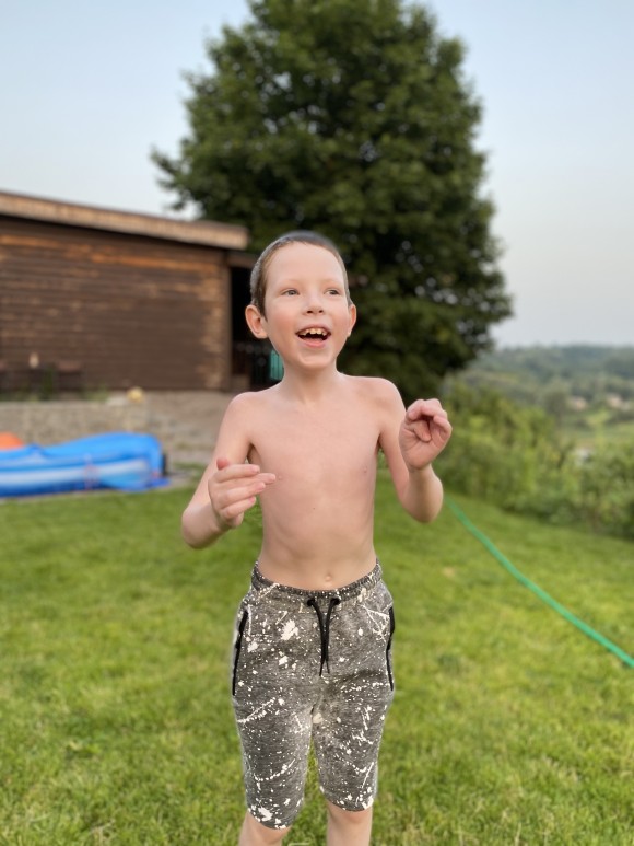 8073CC69-B335-47D7-BD97-82E29001439D