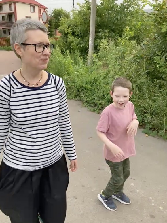 9E63B669-3020-4B87-BAA6-62743A223B53