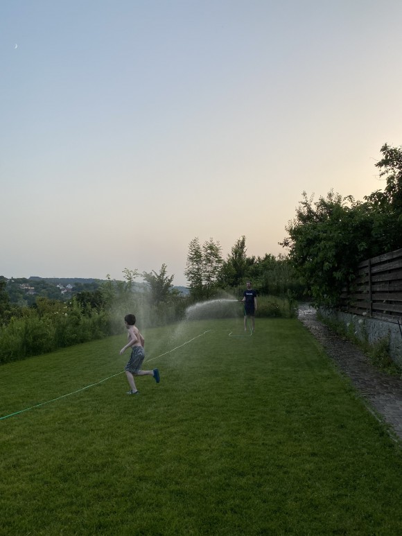 A634F887-6766-4CEB-B186-112A22513904