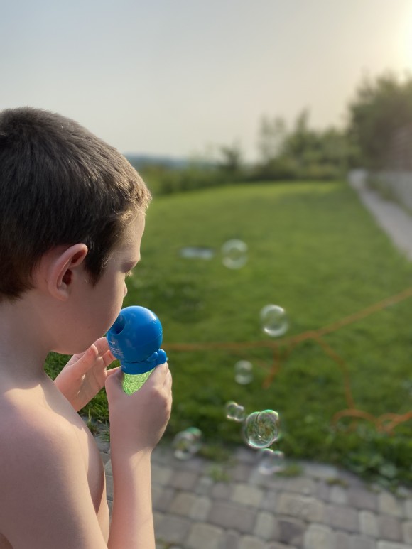 AAF3FB02-92D1-4CC5-85B7-E922A11A0E23