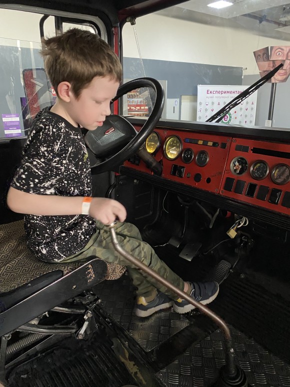 C4B5E36D-2C29-40DB-8312-9D13BC52D640