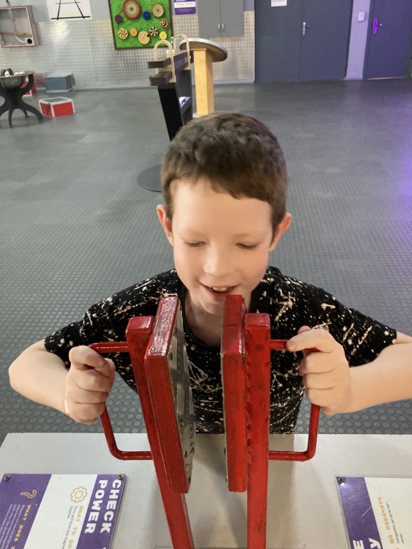 D2DC1641-1CC4-4654-88DD-25C60E7D740B