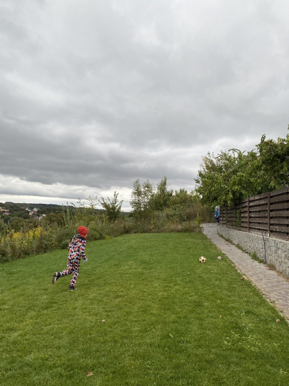 D4353F65-BBD5-4DE8-B87E-99B9856E452E