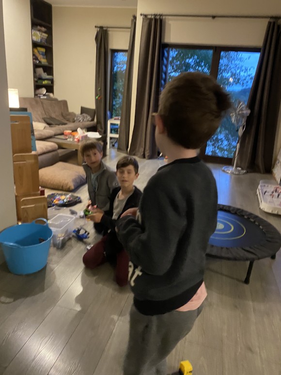 E17E0584-F5DE-4DE3-87BB-93BE0CBE9C34