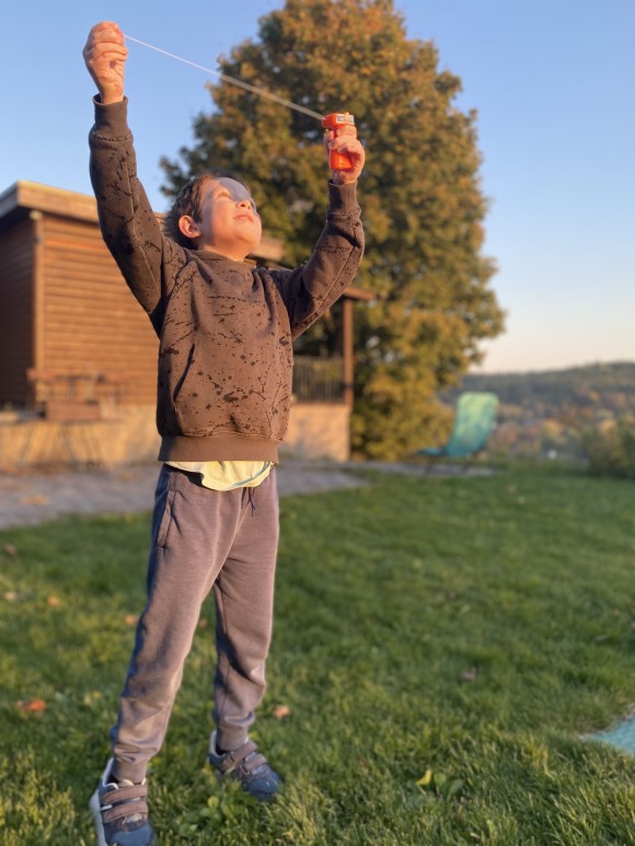 4FAFFCE3-8C72-4760-85CC-78B033B0829C