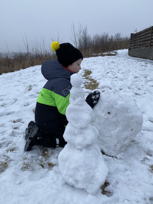 E780B06A-0703-4048-B449-16495B646DD4